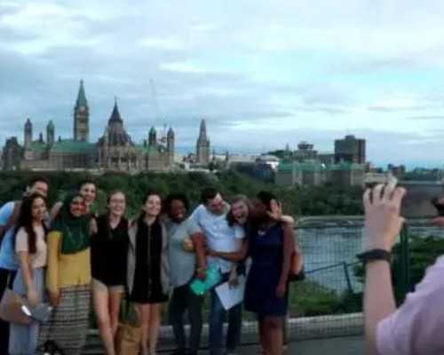 澳大利亚教育移民条件【要求越来越高！澳大利亚入籍申请一年内暴跌42%，创