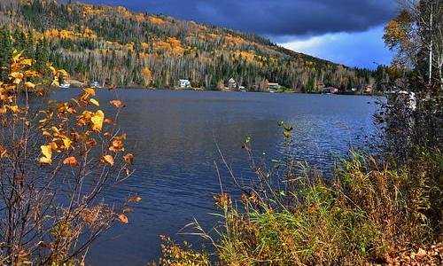 西班牙购房移民监（西班牙和葡萄牙的移民政策哪个更好？）